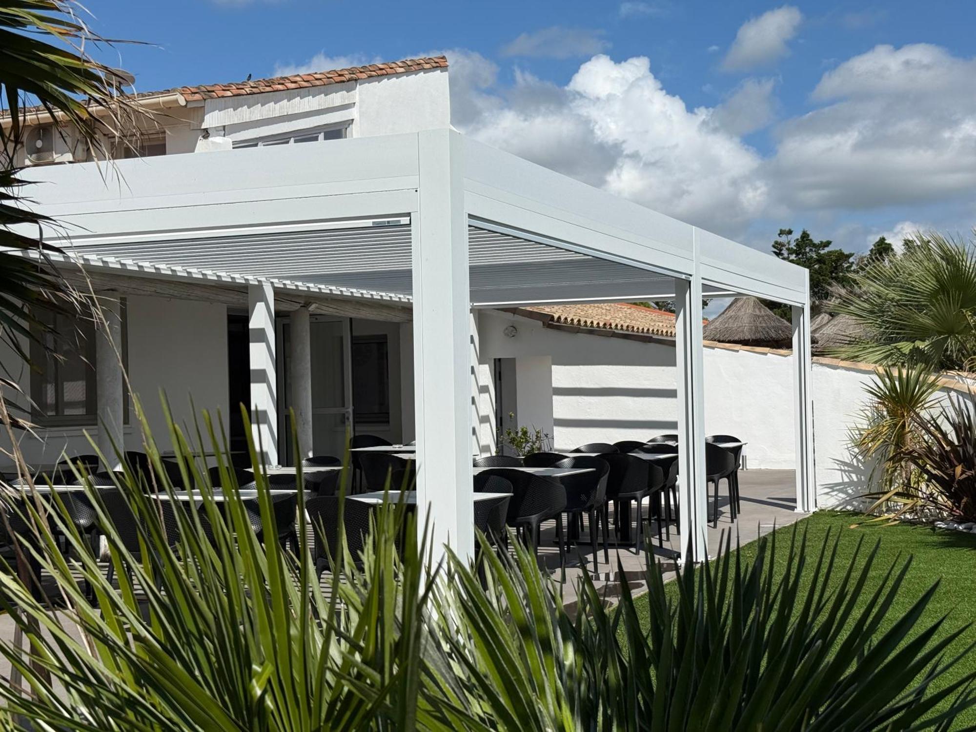 Hotel Mas Des Lys Saintes-Maries-de-la-Mer Exterior photo